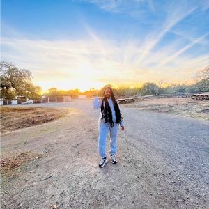 Meet your Posher, Genevieve